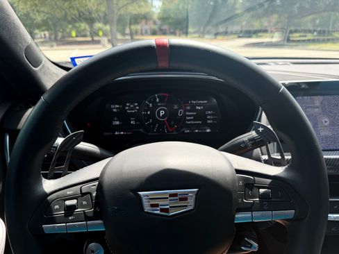 Used 2022 Cadillac CT5 V Blackwing w/ Carbon Fiber Package 2 RWD image 19