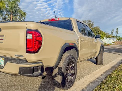 Used 2024 GMC Canyon Elevation w/ Elevation Premium Package image 4