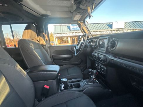 Used 2018 Jeep Wrangler Unlimited Sport S image 12