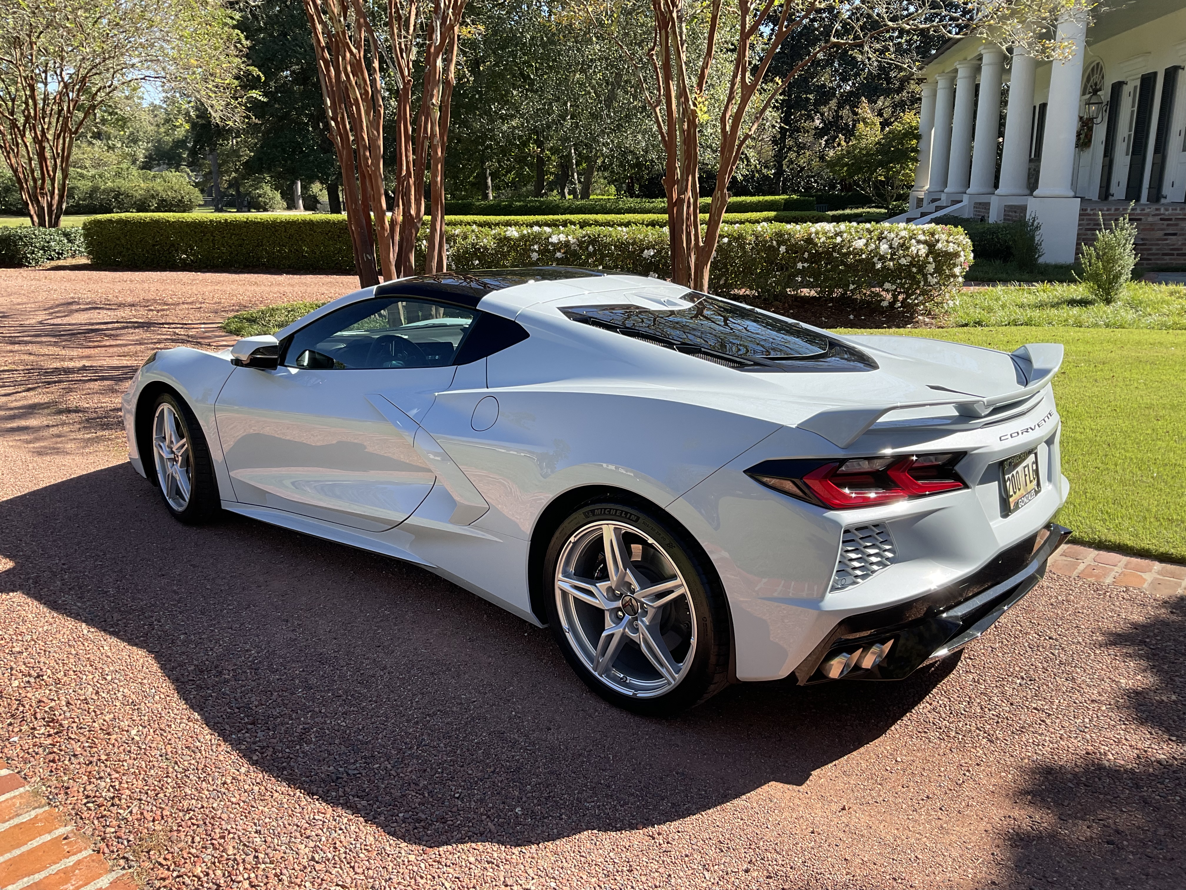 Used 2023 Chevrolet Corvette Stingray Preferred Cpe w/ Z51 Performance Package RWD image 1