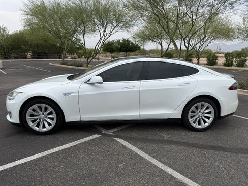 Used 2012 Tesla Model S RWD image 2