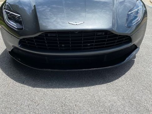 Used 2019 Aston Martin DB11 Volante image 4
