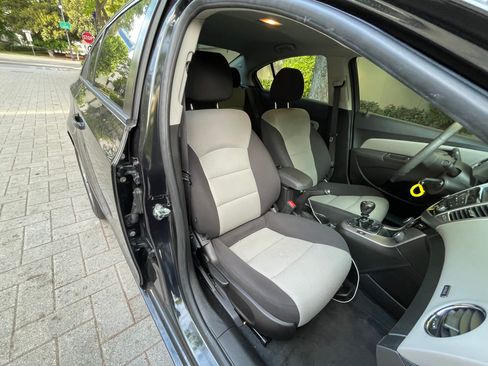 Used 2016 Chevrolet Cruze LS FWD image 15