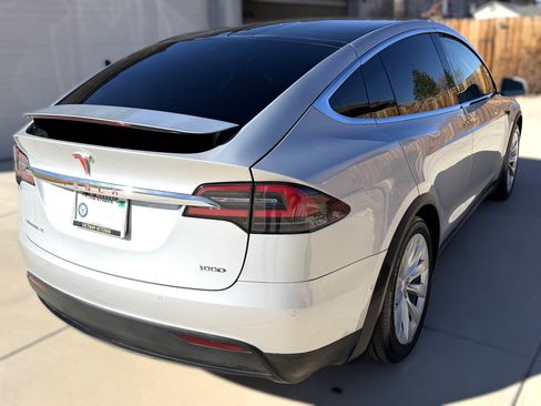 Used 2017 Tesla Model X 100D image 5