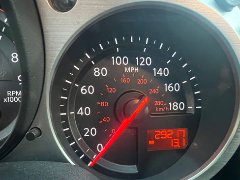 Used 2015 Nissan 370Z Coupe image 6