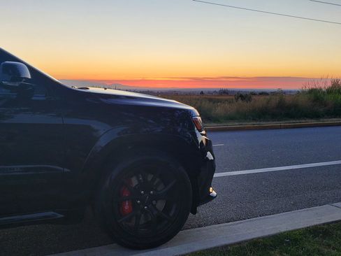 Used 2020 Jeep Grand Cherokee SRT image 2