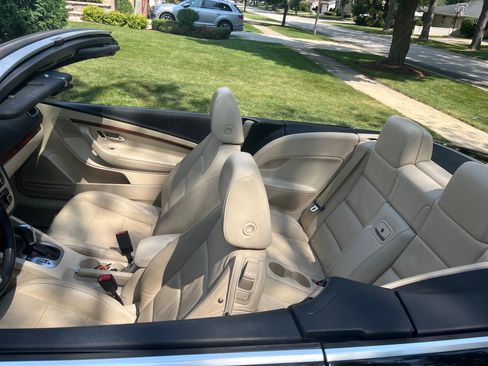 Used 2012 Volkswagen Eos Lux FWD image 4