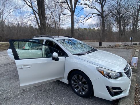Used 2015 Subaru Impreza 2.0i Sport Premium image 9