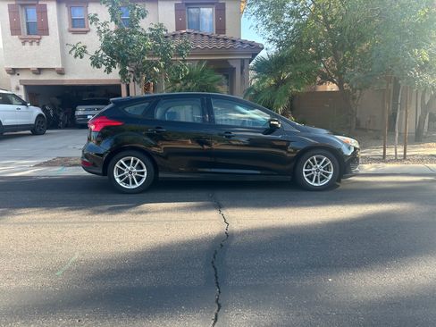 Used 2017 Ford Focus SE image 6