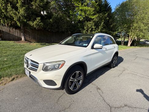 Used 2016 Mercedes-Benz GLC 300 4MATIC image 1