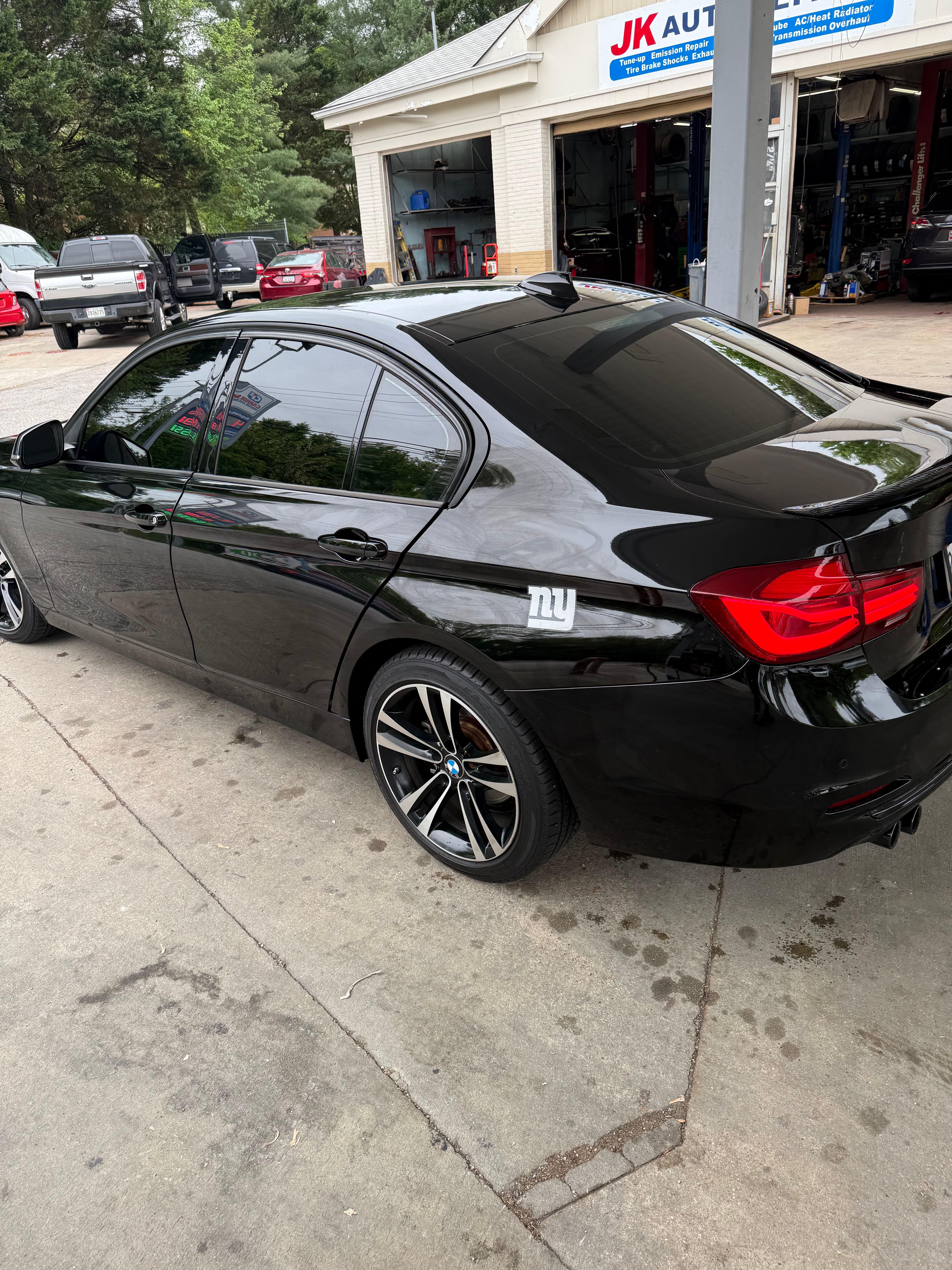 Used 2018 BMW 330i Sedan RWD image 10