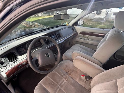 Used 2004 Mercury Grand Marquis GS RWD image 4