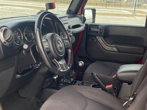 Used 2013 Jeep Wrangler Unlimited Sport image 14