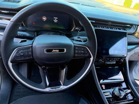 Used 2022 Jeep Grand Cherokee Trailhawk w/ Advanced Protech Group II image 20