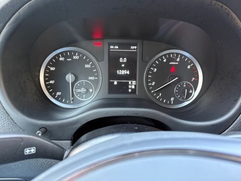 Used 2023 Mercedes-Benz Metris image 11