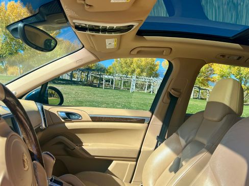 Used 2012 Porsche Cayenne S image 13