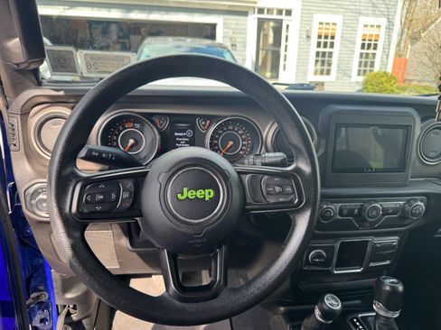Used 2018 Jeep Wrangler Unlimited Sport AWD/4WD image 8