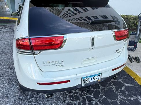 Used 2012 Lincoln MKX AWD image 4