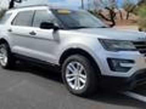 Used 2017 Ford Explorer FWD image 1