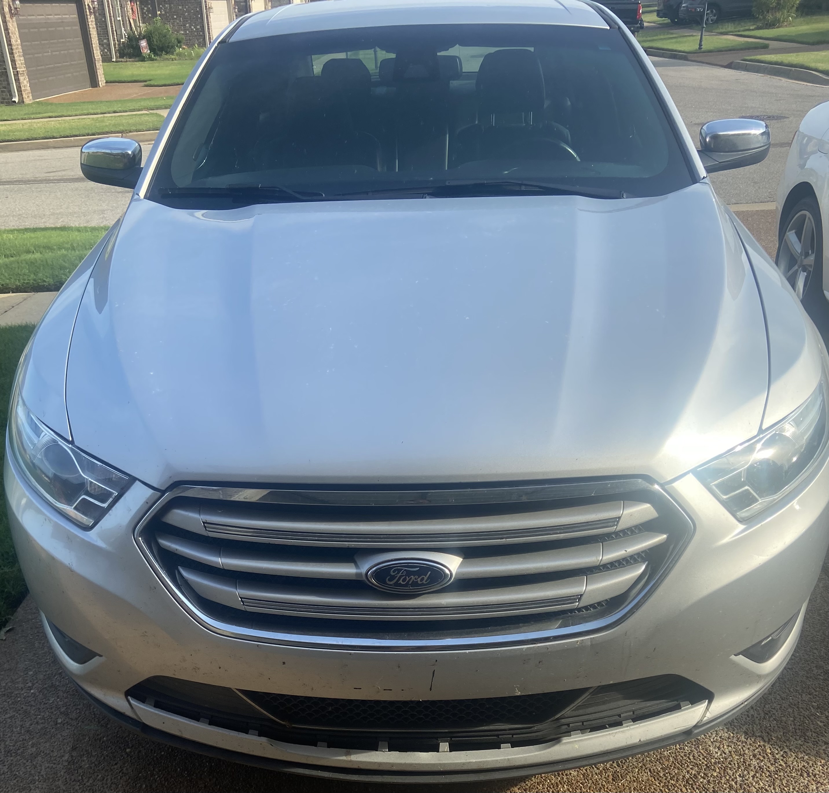 Used 2019 Ford Taurus Limited FWD image 2
