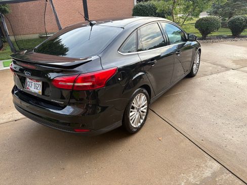 Used 2018 Ford Focus Titanium FWD image 5