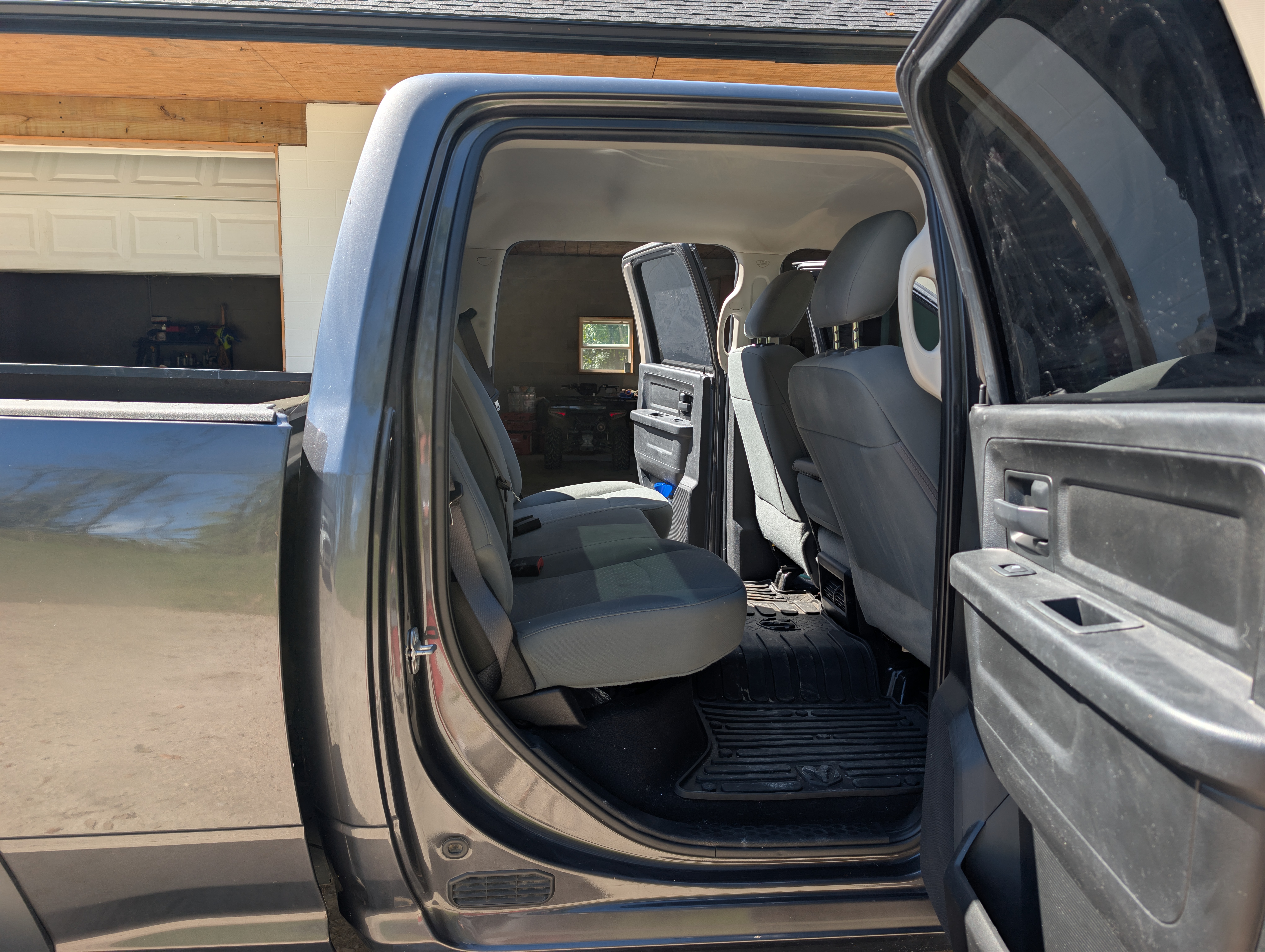 Used 2018 RAM 2500 Tradesman w/ Chrome Appearance Group AWD/4WD image 14