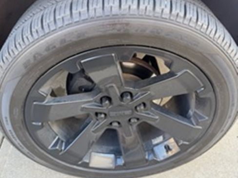 Used 2020 GMC Yukon XL SLT w/ Premium Edition image 12