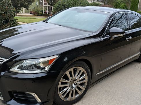 Used 2017 Lexus LS 460 w/ Comfort Package image 5