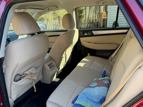 Used 2018 Subaru Outback 2.5i Premium image 8