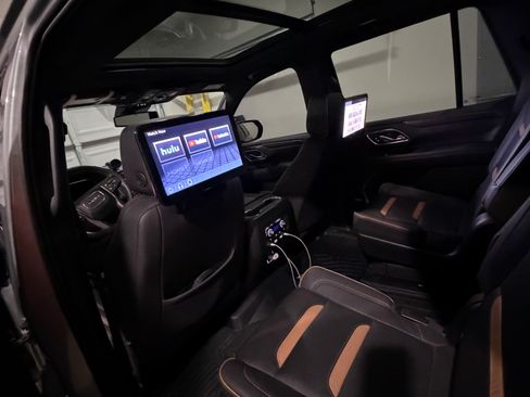 Used 2023 GMC Yukon AT4 w/ AT4 Premium Package image 8