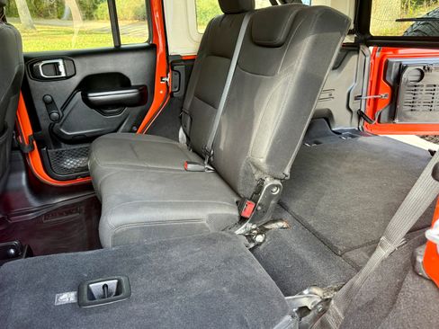 Used 2018 Jeep Wrangler Unlimited Sport image 24