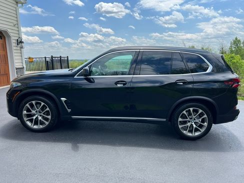 Used 2024 BMW X5 xDrive40i w/ Premium Package AWD/4WD image 9