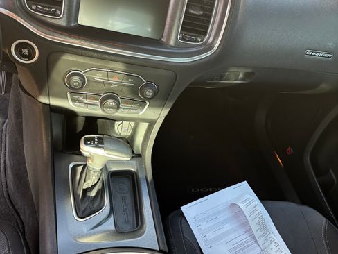 Used 2015 Dodge Charger SXT RWD image 25