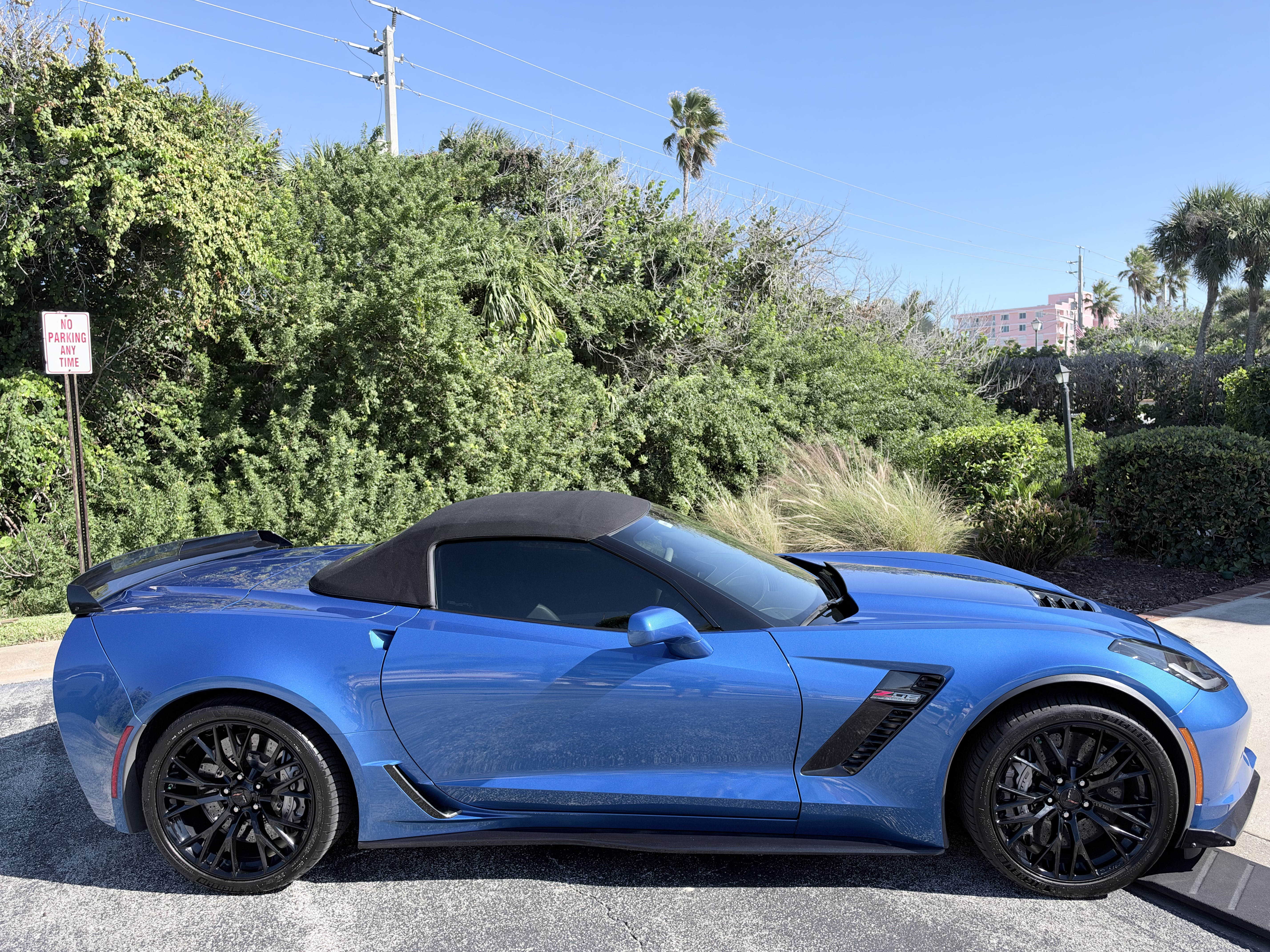 Used 2016 Chevrolet Corvette Z06 w/ 3LZ Preferred Equipment Group RWD image 1