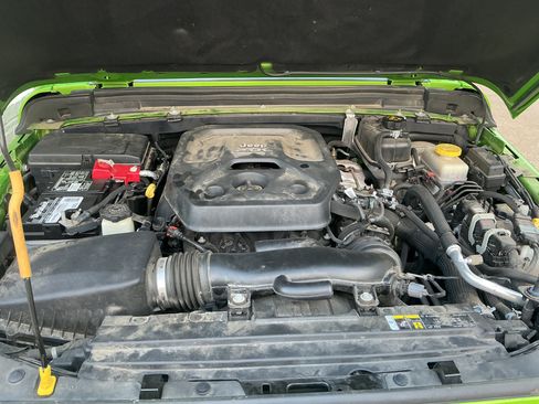 Used 2018 Jeep Wrangler Unlimited Sahara image 19