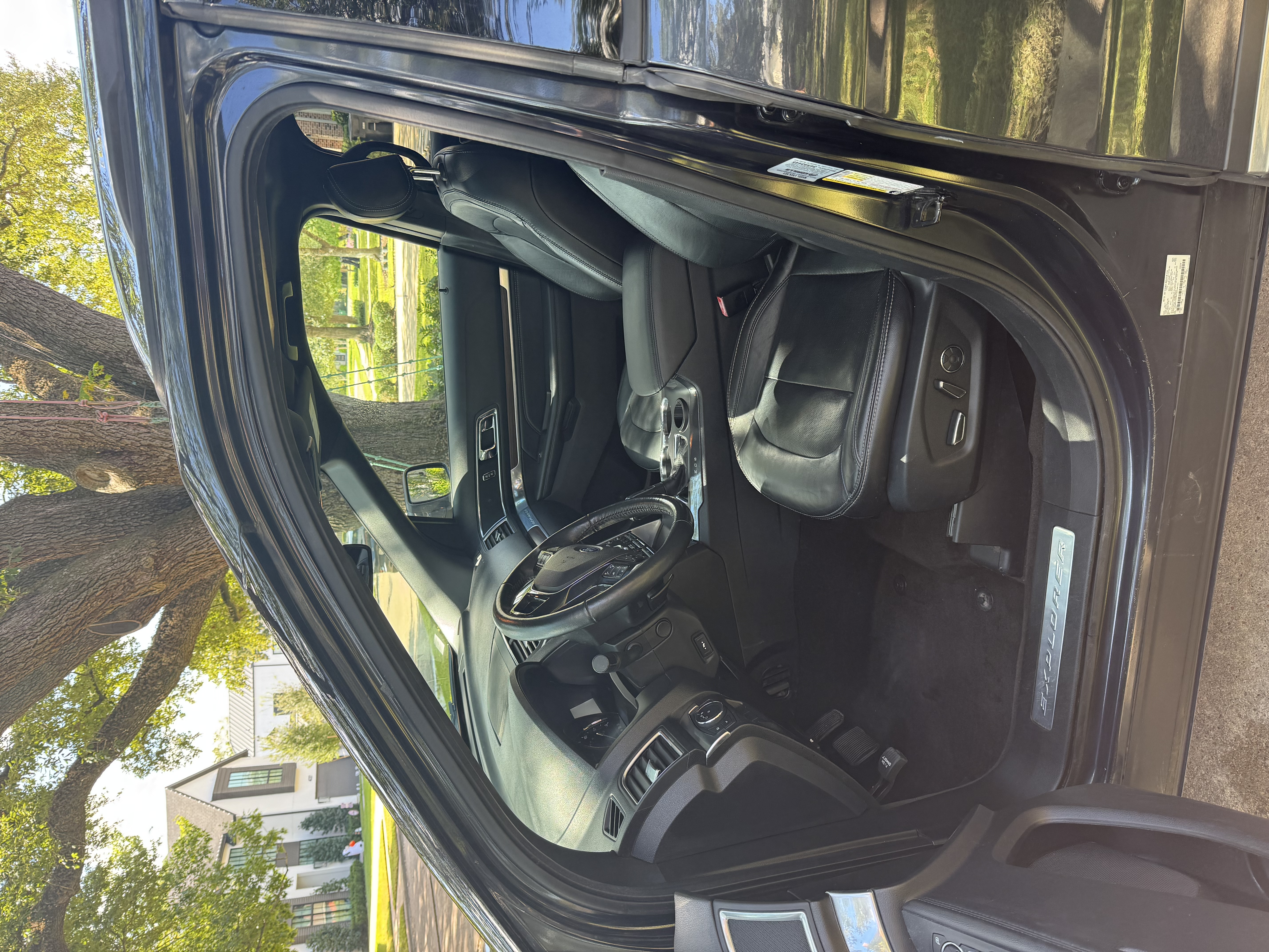 Used 2017 Ford Explorer Limited w/ Equipment Group 301A FWD image 10