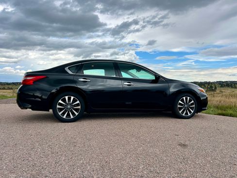 Used 2017 Nissan Altima 2.5 SV FWD image 8