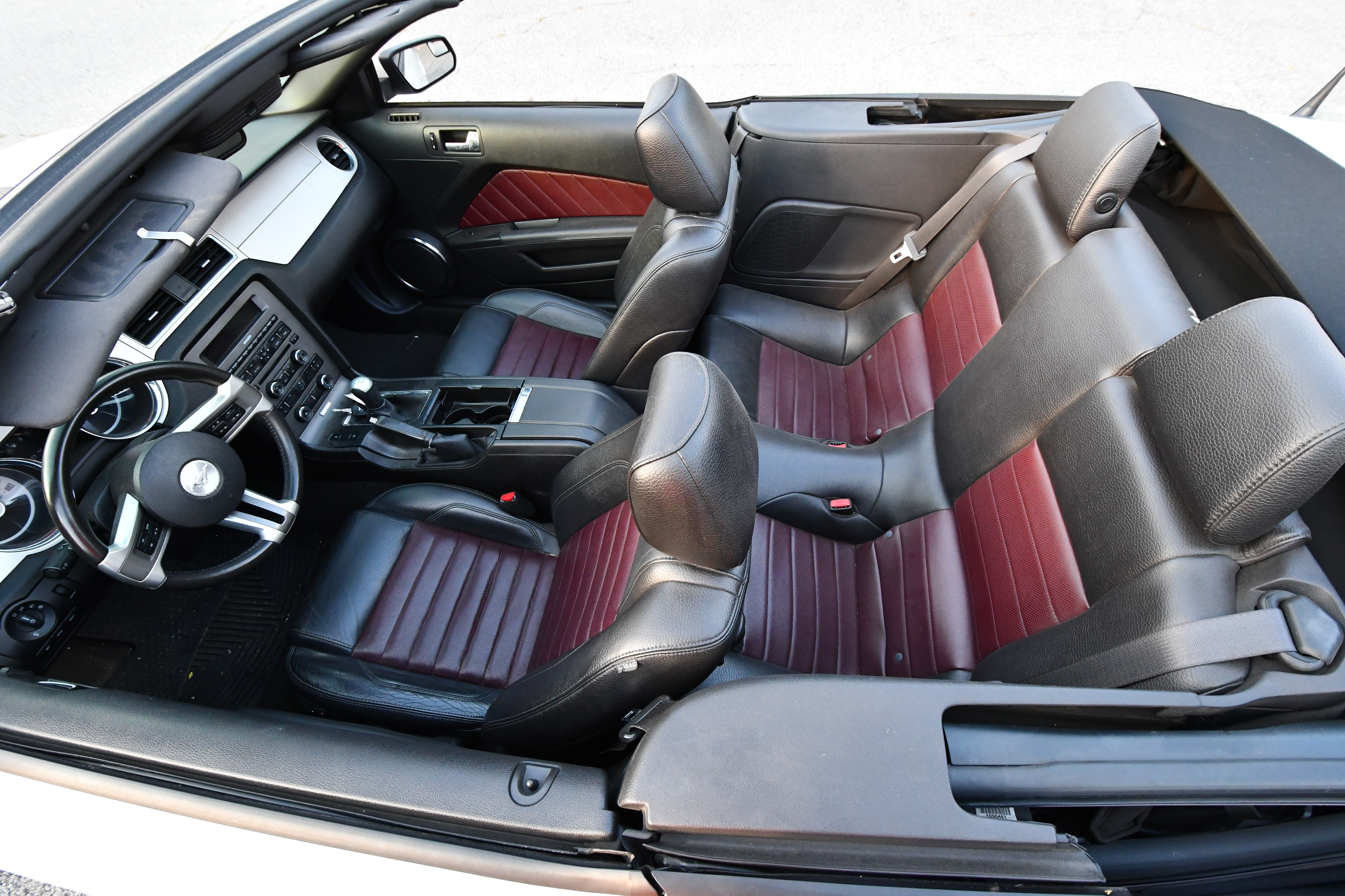 Used 2012 Ford Mustang GT Premium w/ Security Pkg RWD image 8