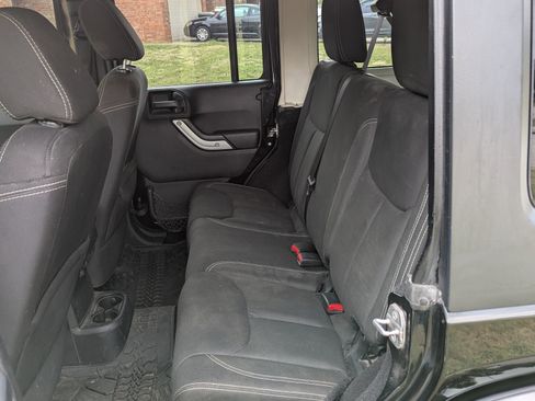 Used 2014 Jeep Wrangler Unlimited Sahara w/ Connectivity Group image 11