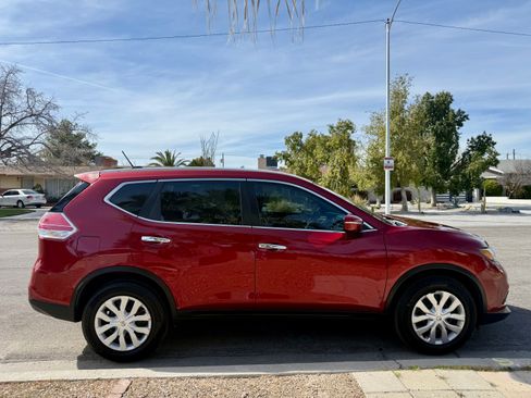 Used 2015 Nissan Rogue S image 6
