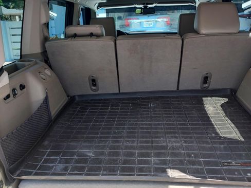 Used 2008 Jeep Commander Sport image 10