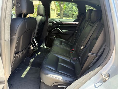 Used 2016 Porsche Cayenne S AWD/4WD image 18