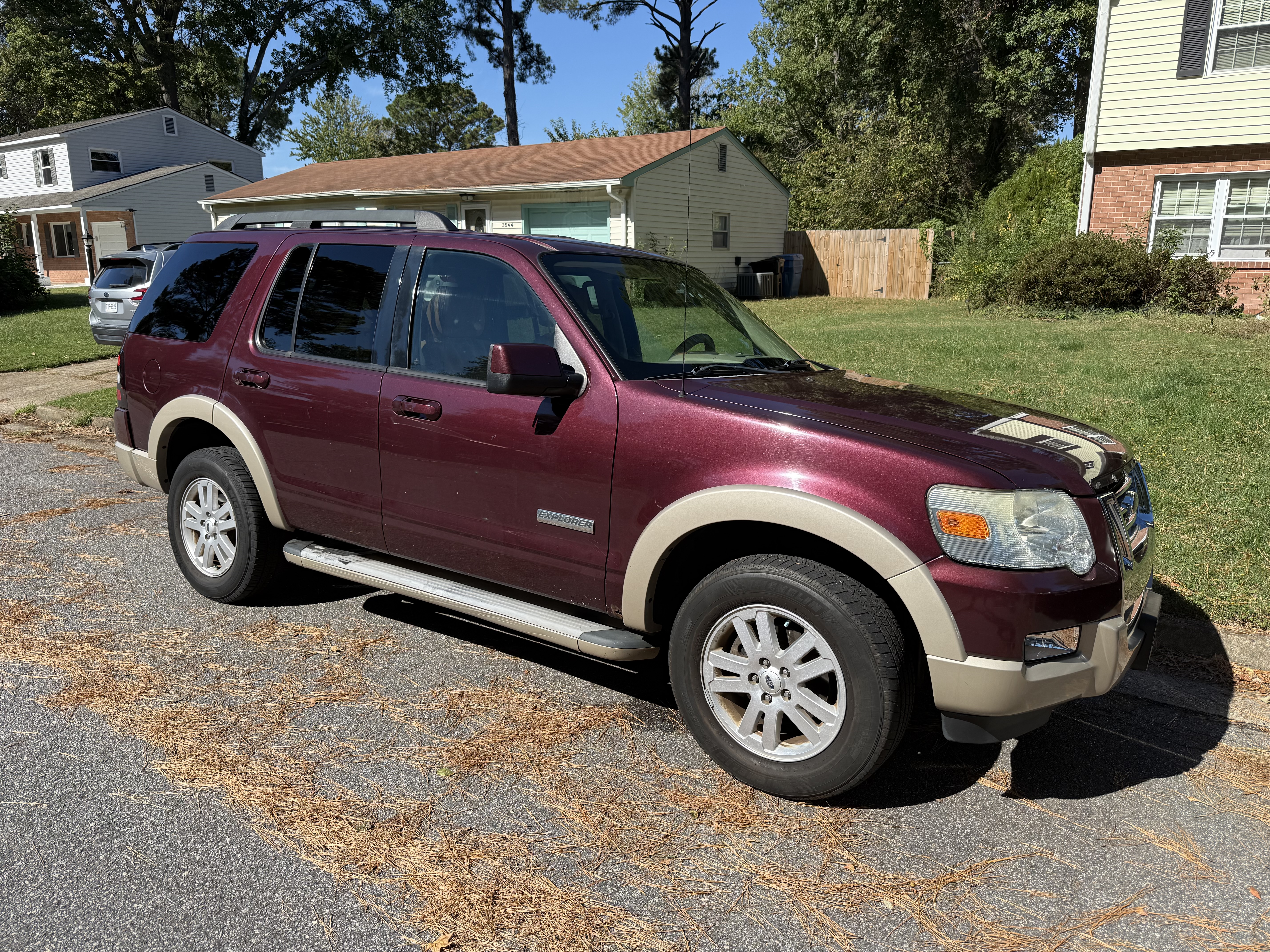Used 2008 Ford Explorer Eddie Bauer AWD/4WD image 2