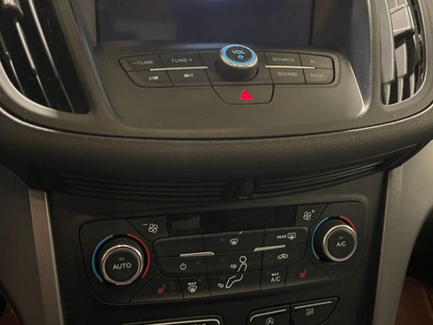 Used 2017 Ford Escape SE w/ Equipment Group 201A AWD/4WD image 12