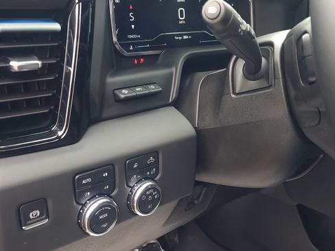 Used 2024 GMC Sierra 2500 AT4 w/ AT4 Premium Plus Package image 15