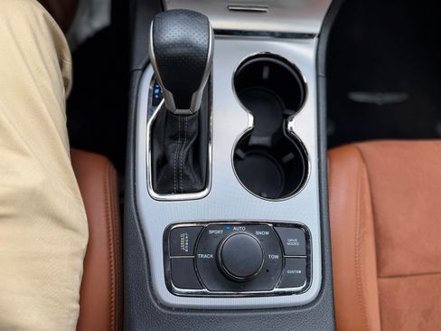 Used 2018 Jeep Grand Cherokee Trackhawk image 13