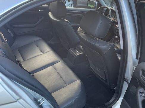 Used 2003 BMW 330xi Sedan AWD/4WD image 10