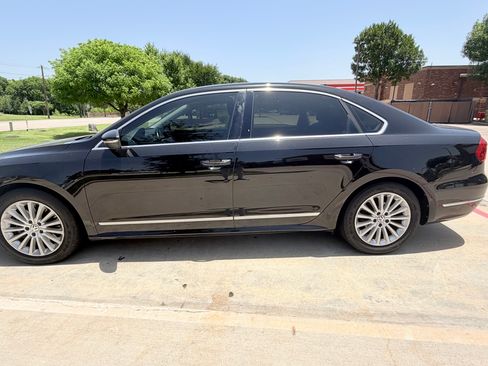 Used 2016 Volkswagen Passat 1.8T SE FWD image 1