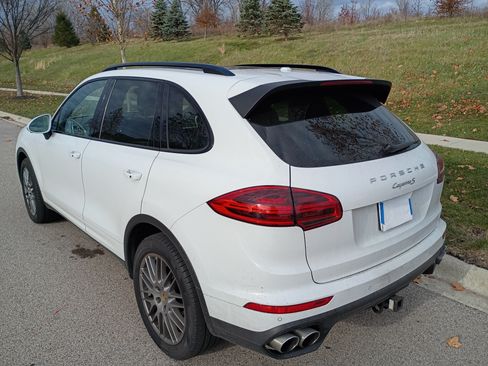 Used 2016 Porsche Cayenne S image 23