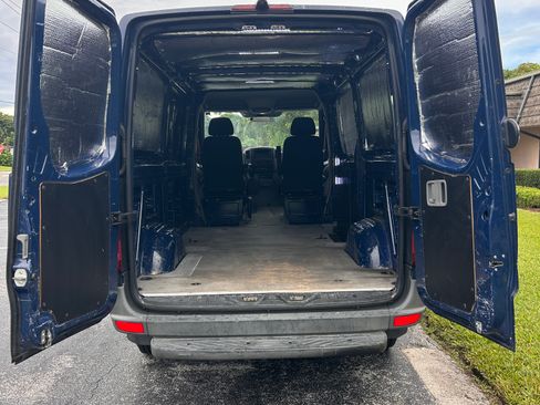 Used 2014 Mercedes-Benz Sprinter 2500 image 6